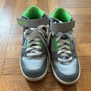 Nike SB Mogan Mid Sneaker 645025-044 Green Blue/Grey Boys 4.5y